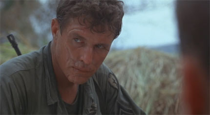 Tom Berenger (serant Barnes